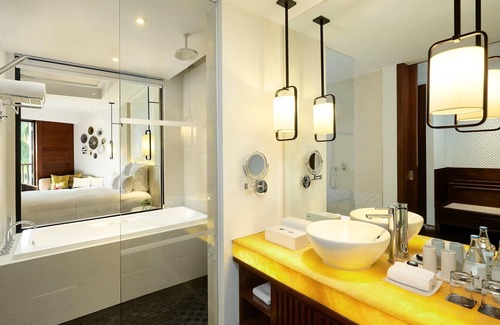 Ngu Hanh Son Resort | Pullman Danang Beach Resort