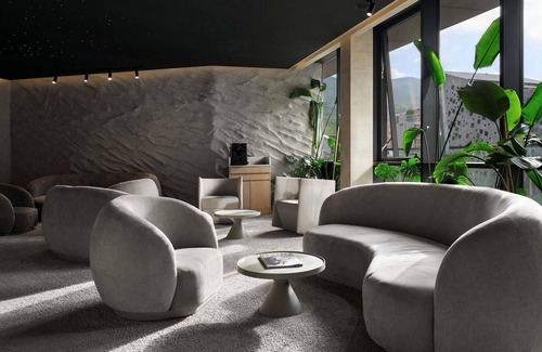 Vake Hotel | Pullman Tbilisi Axis Towers