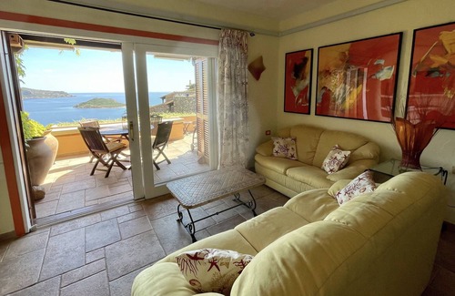 Capo Coda Cavallo Apartment | Punta Est Bilocale Giardino Vista Mare