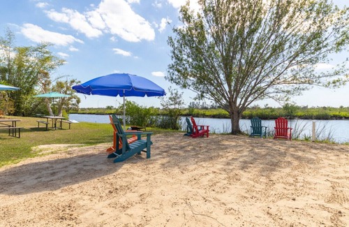 Punta Gorda Condo | PUNTA GORDA WATERFRONT RETREAT