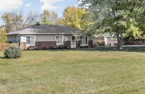 Fishers House | Puptastic Fishers 3BR 3BA