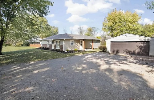 Fishers House | Puptastic Fishers 3BR 3BA
