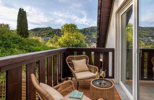 Gerolstein Apartment | Pure Chi Suite I Eifelsteig I Canvas I Balcony