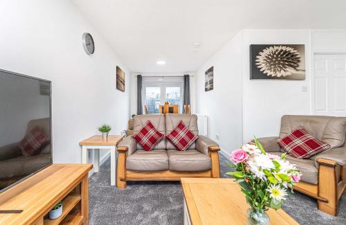 Dunfermline Apartment | Pure Home Oakley Park View By Tba