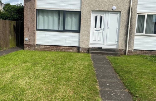 Rosyth House | Pure Home Rosyth Dockyard and South Fife by Three Bridges Apartments