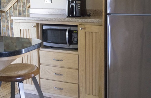 Central Lake House | Pure Michigan Awaits! 10 minutes to Lake Michigan, 2 min. to Intermediate Lake