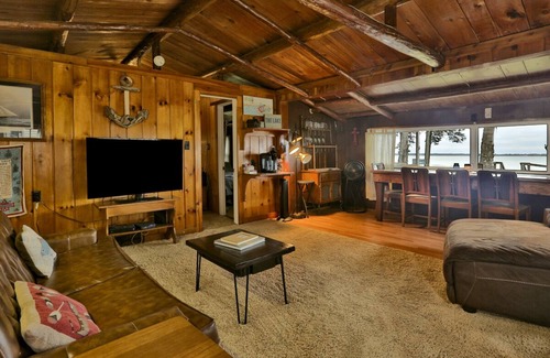 Brimley Cabin | Pure Michigan Cabin right on Lake Superior! Enjoy the amazing views!