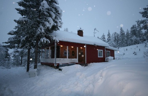 Kurravaara House | Pure nature at the river Torneälven not far from the ice hotel