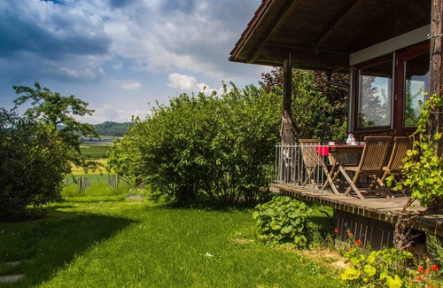 Frickingen House | Pure relaxation! Holiday home: integrated into the nature with modern interior!