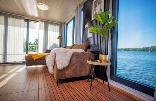Oberhavel Boat Rental | Pure water romance: Houseboat Miami Woma D13