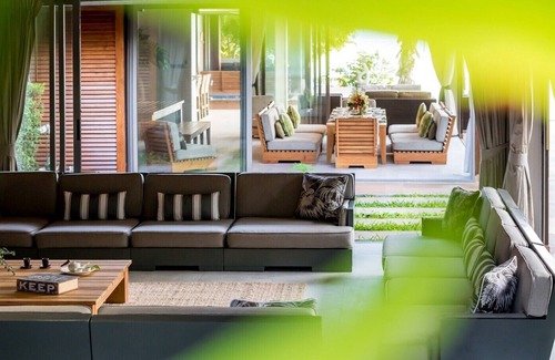 Lipa Noi Villa | Pure White sand beachfront villa with west coast sunsets.