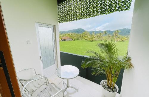 Selat House | Puri Indah Inn Guest House