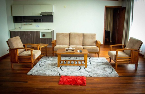 Sampov Meas Hotel | Pursat Riverside Hotel and Spa