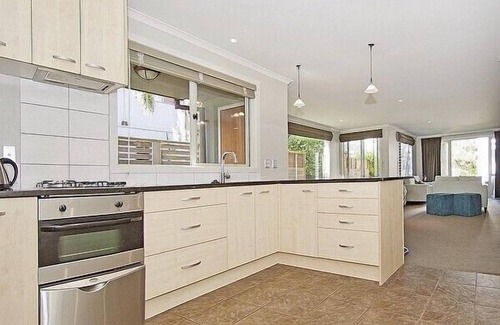 Pauanui Cottage | Putt it at Pauanui - Pauanui Holiday Home