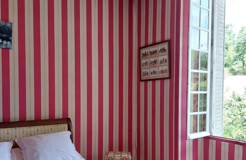 Pouzauges House | Puy du Fou 18 km, Bed and Breakfast in a large house of good character!