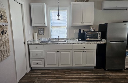Spring Hill House | Pvt.Attached Suite Heated Pool w/fee King Bed and 5 miles to Weeki Wachee.