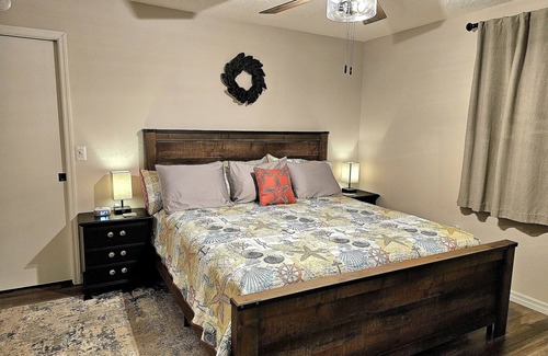 Spring Hill House | Pvt.Attached Suite Heated Pool w/fee King Bed and 5 miles to Weeki Wachee.