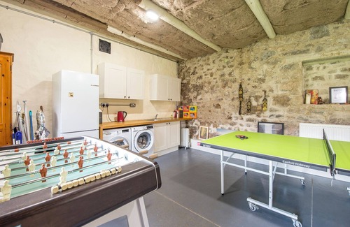 Llanybri Cottage | Pwll Cottage, Holiday Cottage Marros, Sleeps 6, 3 bedrooms, bathrooms