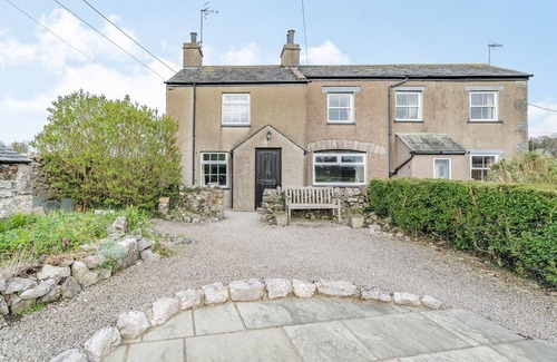 Meathop Cottage | PYE HALL COTTAGE, family friendly, with a garden in Silverdale