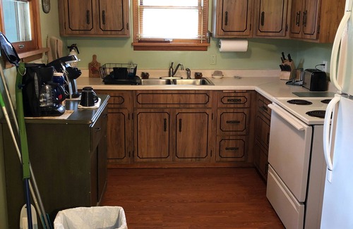 Pymatuning Central House | Pymatuning Lake weekly rental. We are 0.4 mi. from the lake, marina, launch, ect