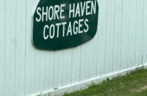 Pymatuning Central Cottage | Pymatuning Lakefront Cottage 1 with Dock Slip
