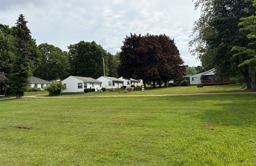 Westford Cottage | Pymatuning Lakefront Cottage 3 with Dock Slip