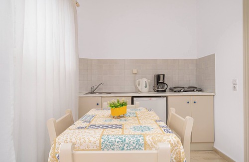 Vasilikos Apartment | Pyrgaraki Apartment for 4! 50m from the beach!
