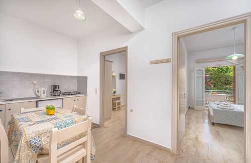 Vasilikos Apartment | Pyrgaraki Apartment for 4! 50m from the beach!