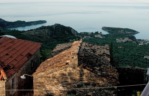 Kardamyli Apartment | Pyrgos Fassea Kardamyli Tower: A Luxury historical towerhouse.