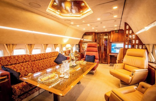Hanham Boat Rental | PYTCHAir Boeing 727 Private Jet Hotel
