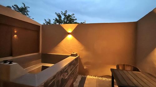 Lintong District Cabin | Qingqian Guanshan Swimming Pool Private Hot Spring B&B