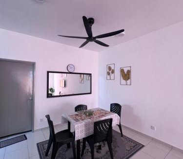 Kampung Jelatang House | Qmal Homestay