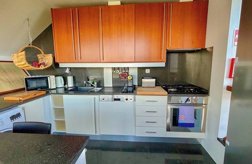 Angra do Heroismo Condo | QMc - Apartamento Condomínio Privado - Alojamento Local Certificado Nº1435