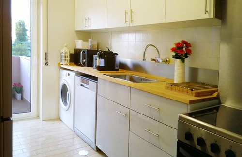 Falca Apartment | QUAD 2 with Balcony, Garage, A.C. (Cold or heat), 24/7 security