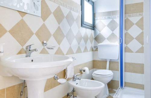 Piana Calzata Apartment | Quadruple Room with Balcony n4 Via Salvatore Onion n1 second floor