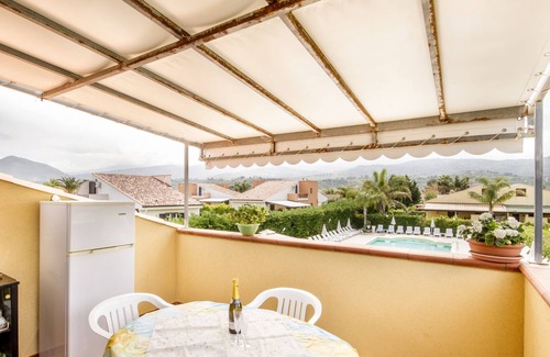 Piana Calzata Apartment | Quadruple Room with Balcony n4 Via Salvatore Onion n1 second floor
