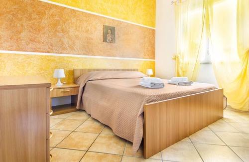 Piana Calzata Apartment | Quadruple Room with Balcony 1st floor via S.Cipolla 3