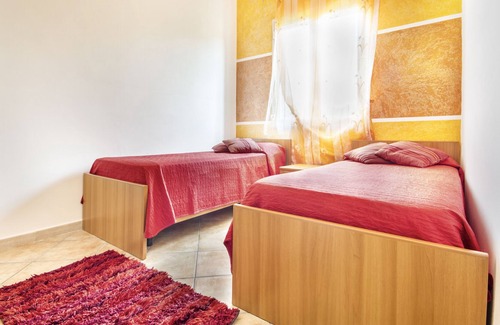 Piana Calzata Apartment | Quadruple Room with Balcony 1st floor via S.Cipolla 3