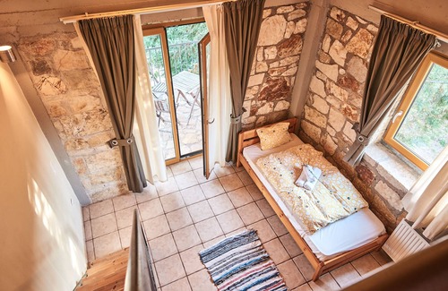 Kato Diminio House | Quadruple Room - Hostel Elisson