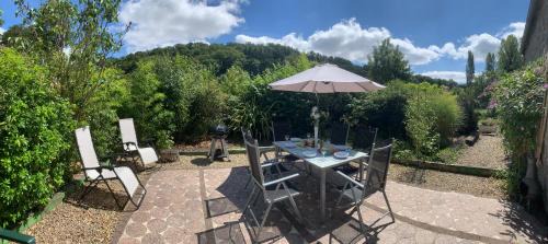 Lehon House | Quai du Val is a Charming Pet and Family Friendly Riverside Gite in Lehon close to Dinan Sleeps 7