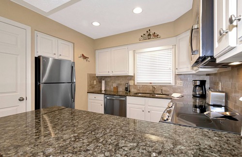 Blowing Rock Condo | Quail 1 | Fireplace, Restaurant, Pool, Spa