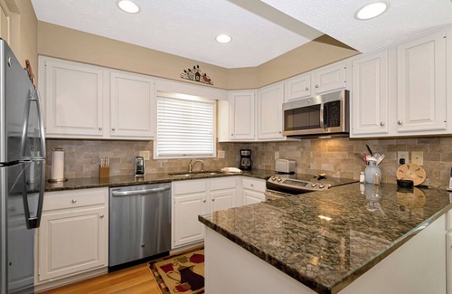 Blowing Rock Condo | Quail 1 | Fireplace, Restaurant, Pool, Spa