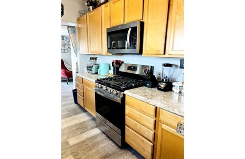 Montrose House | Quaint 1-bedroom home in downtown Montrose 016292