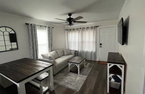 Kannapolis House | Quaint 2-bedroom perfect for a family or friends.