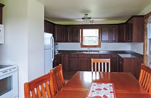Murray Harbour House | Quaint 2BR Plus Den Murray Harbour House W/Screened-in Porch
