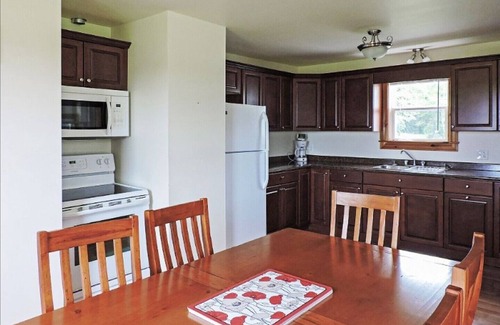 Murray Harbour House | Quaint 2BR Plus Den Murray Harbour House W/Screened-in Porch