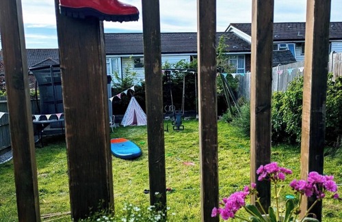 Brighton Apartment | Quaint 3 Bedrooms Ditchling Beacon near beach bus