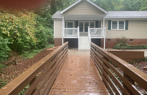 Charlotte House | Quaint 3 Bedroom Cottage in South Park