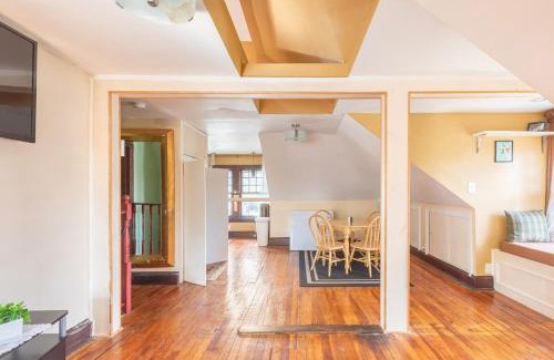 Upper Darby Apartment | Quaint 3rd Floor Loft