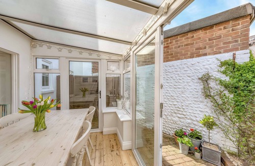 Arundel Cottage | Quaint and charming cottage in Arundel